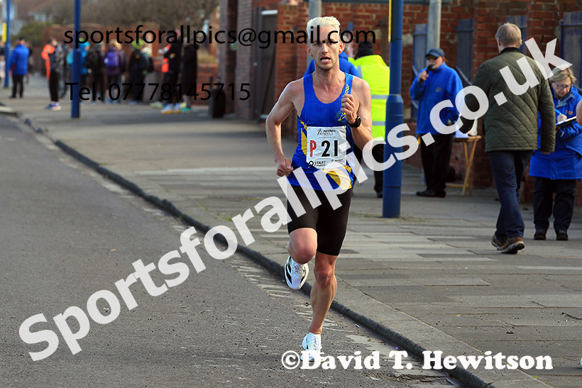 Senior mens Northern 12 Stage Road Relay, 2025 Northern 12 and 6 Stage Road Relays and Junior 5k, Redcar. Photo: David T. Hewitson/Sports for All Pics